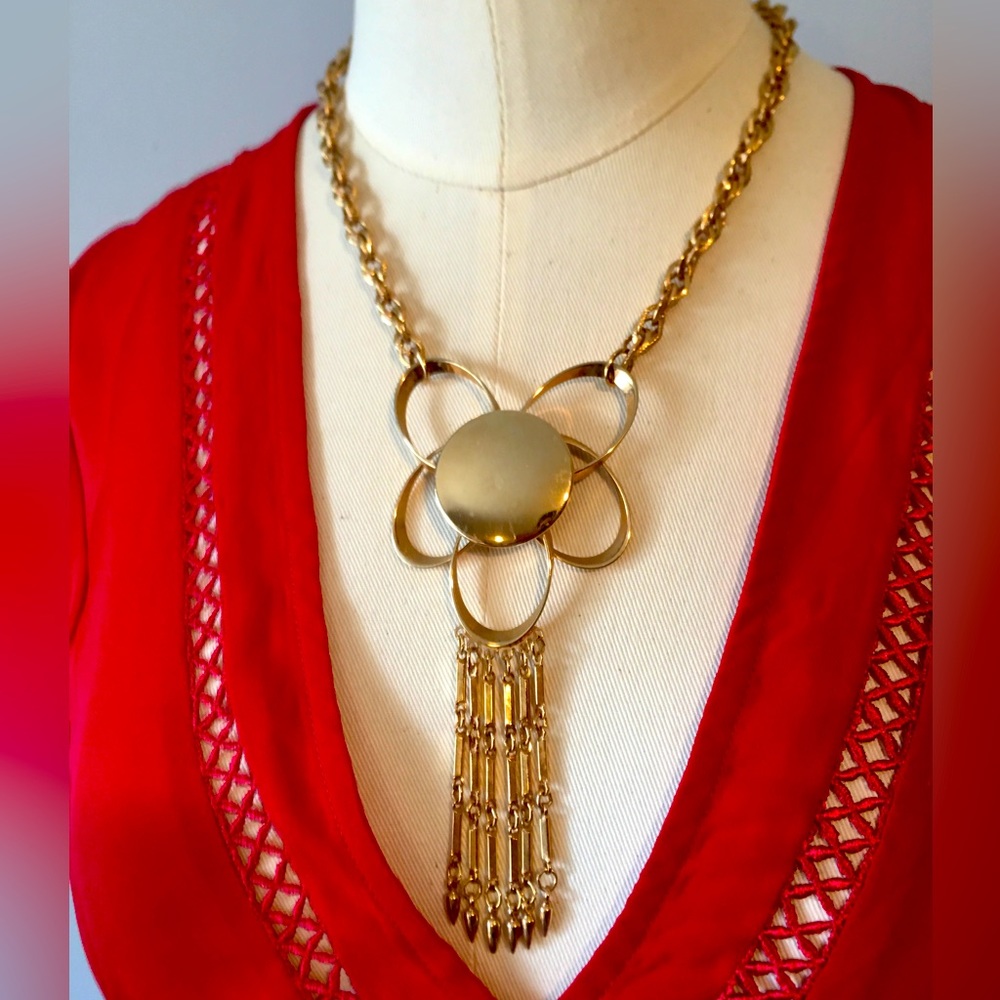 Vintage Gold Cutout Flower Necklace